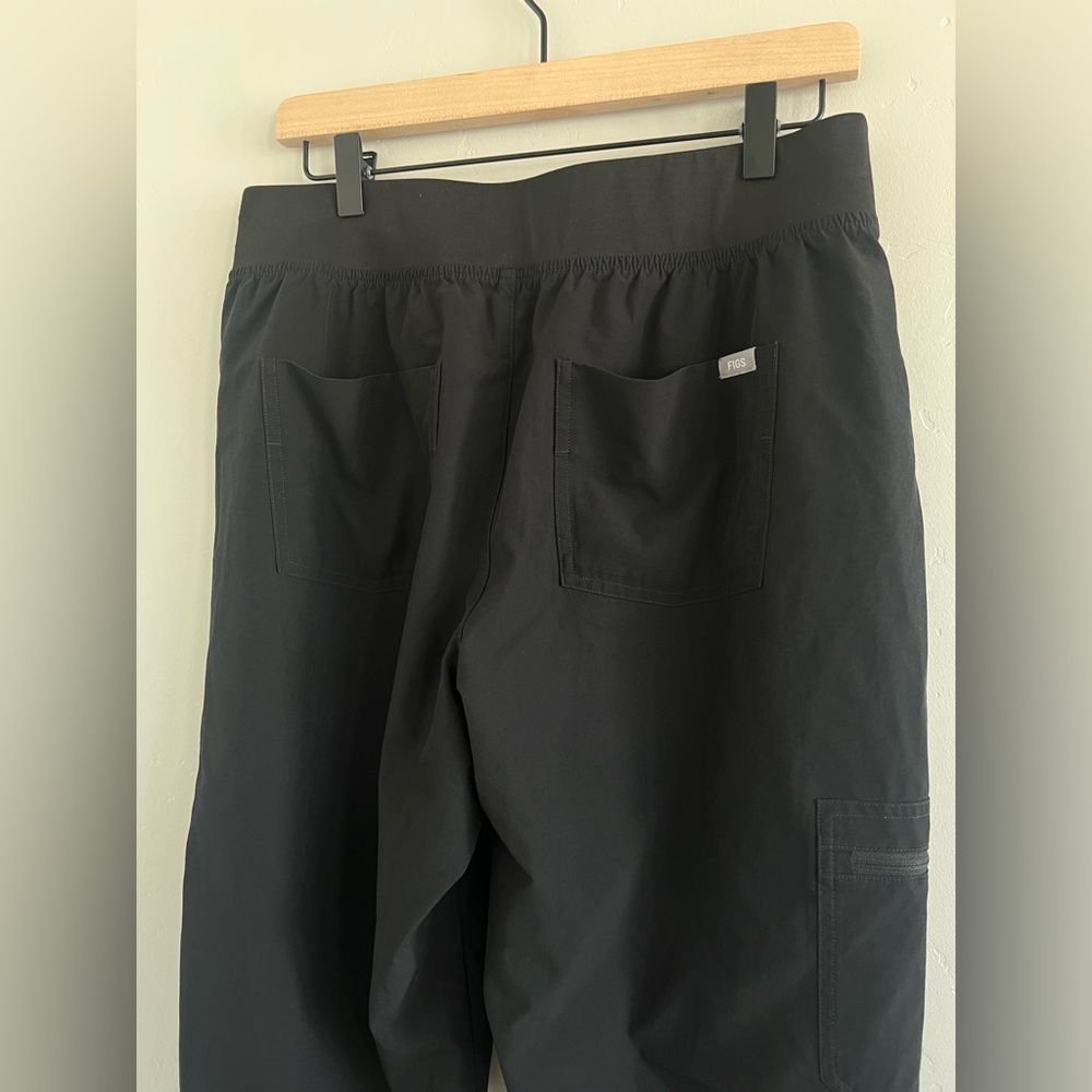 FIGS Technical Collection Jogger Scrubs - Picture 7 of 14